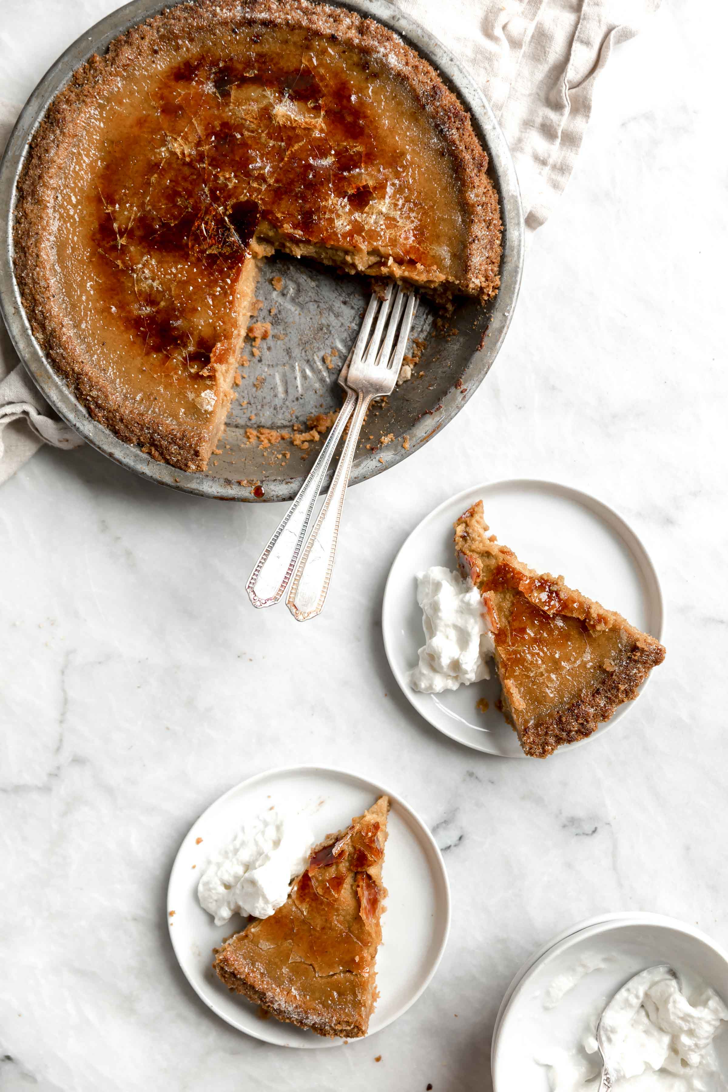 Do you like creme brûlée? Do you like pumpkin pie? Introducing new favorite dessert: Brûléed Pumpkin Pie. Creamy, crunchy, and perf for Thanksgiving!