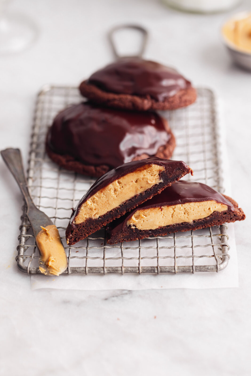 buckeye cookies with peanut butter and chocolate