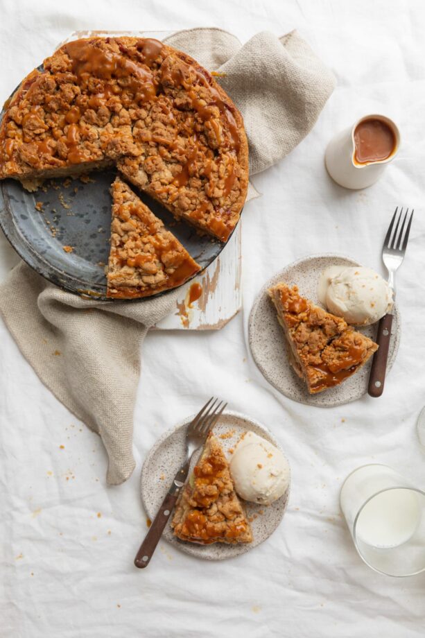 dutch apple pie with caramel