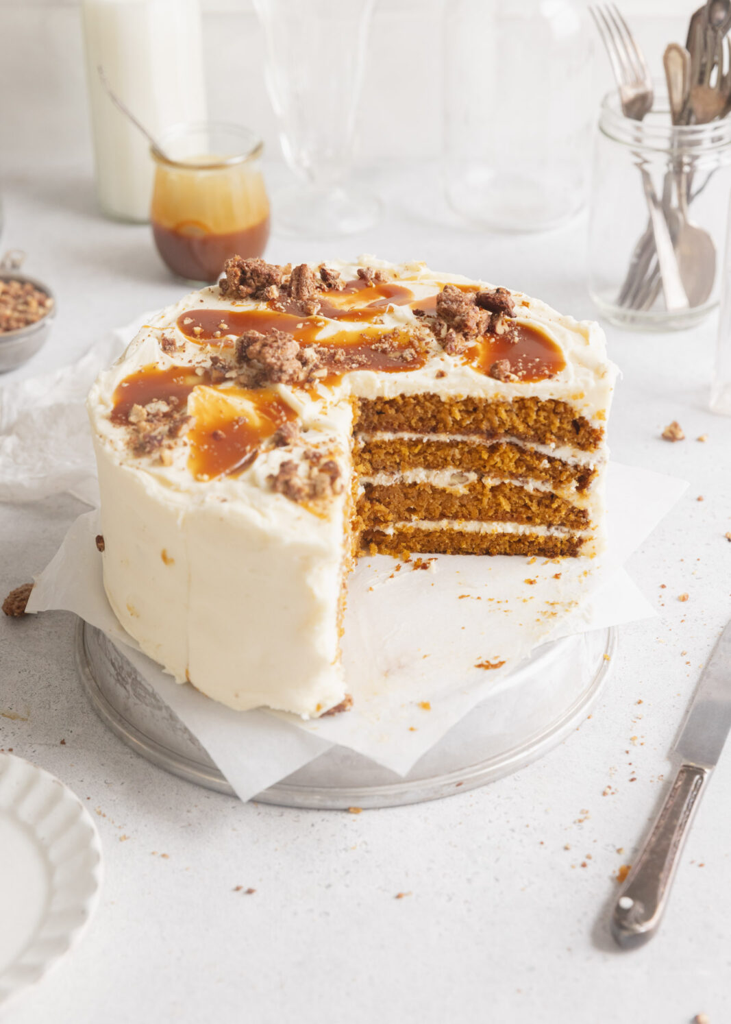 pumpkin praline crunch cake