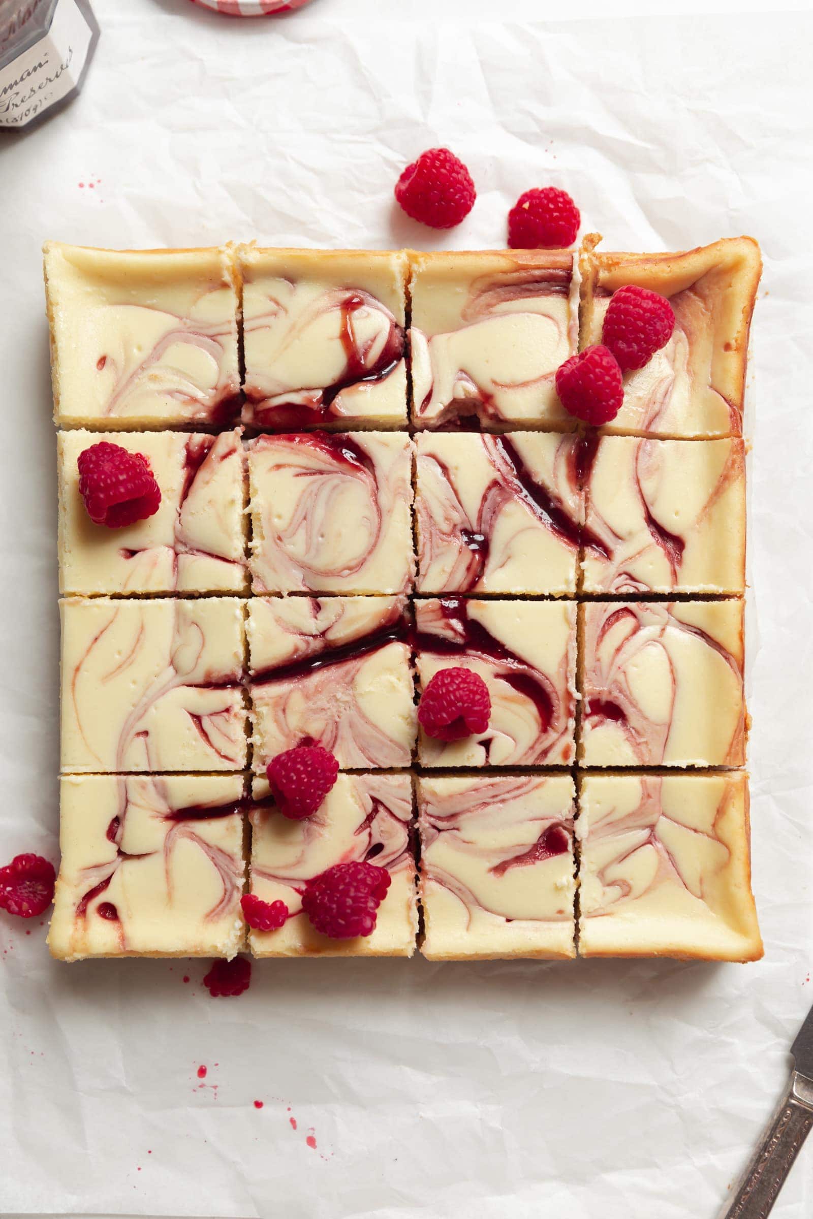 white chocolate raspberry cheesecake bars